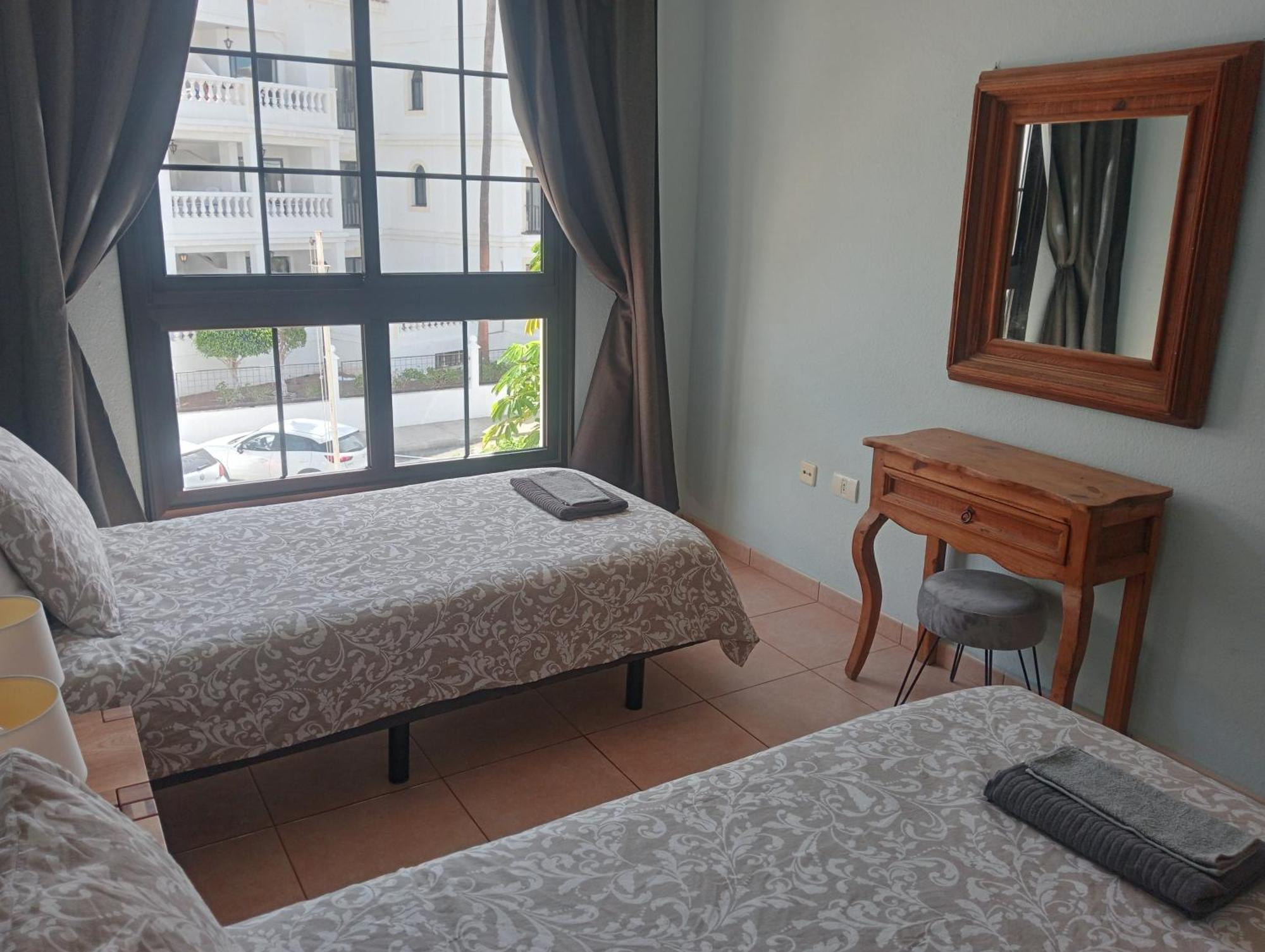 Greatly Located Apartment With Heated Pool, Los Cristianos Los Cristianos  Exterior foto